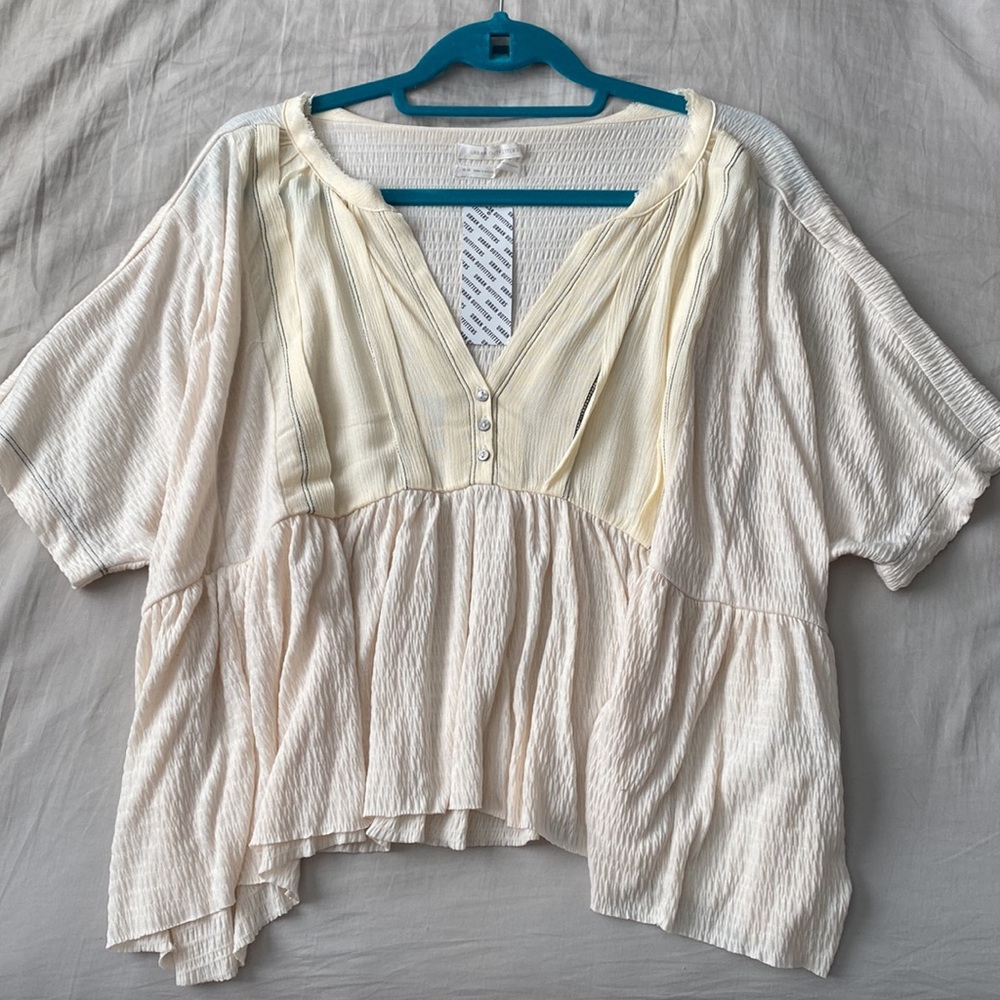 Urban Outfitters cream top Size M